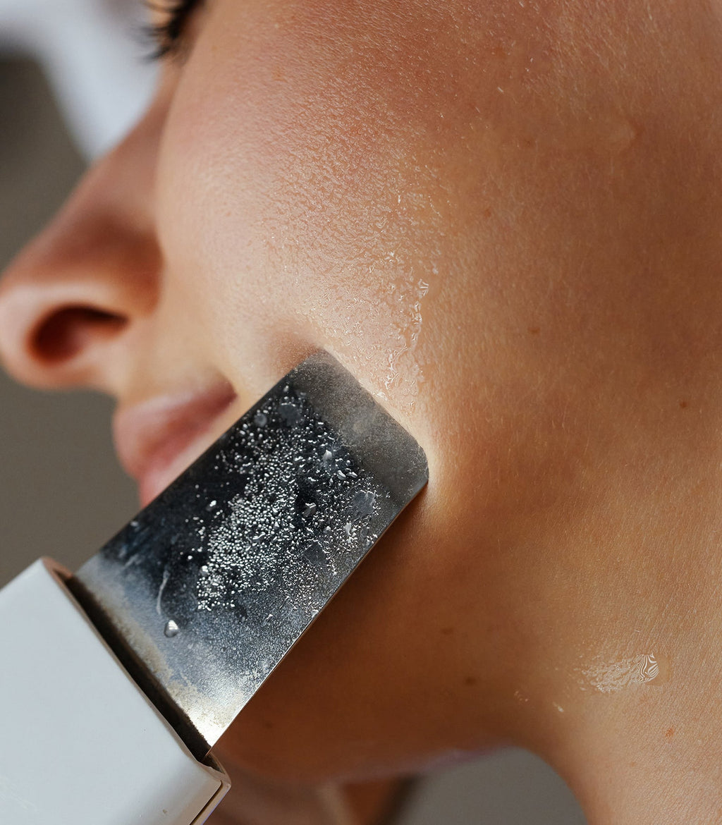 Limpiador Ultrasónico de Iones para Limpieza Facial en Casa