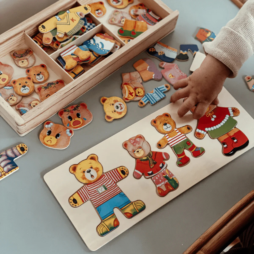 Puzzle din lemn Boris și prietenii - 100 de costume pentru joacă de-a dress-up