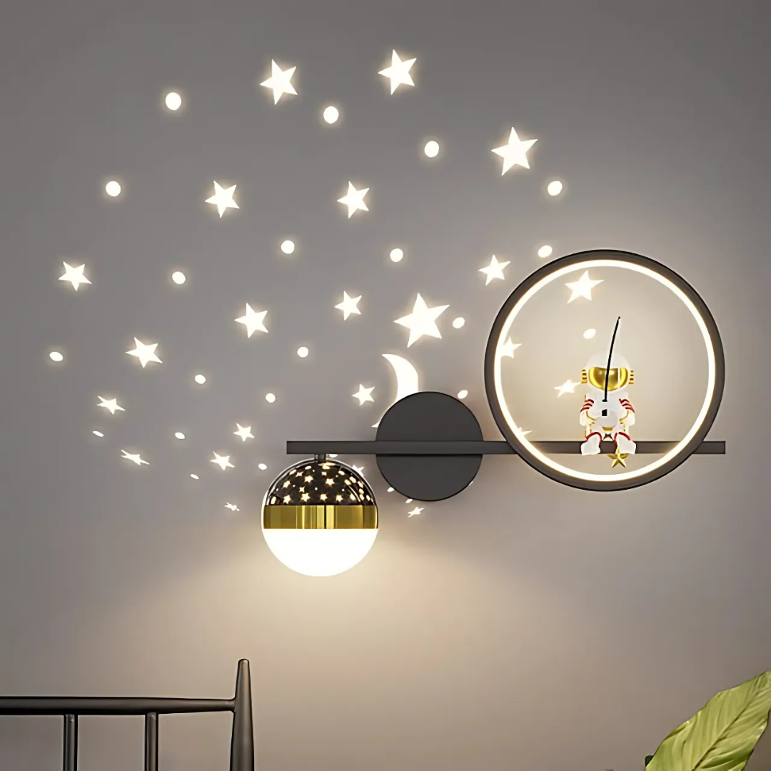 چراغ دیواری LED فضانورد LunaVoyage برای اتاق خواب کودکان
