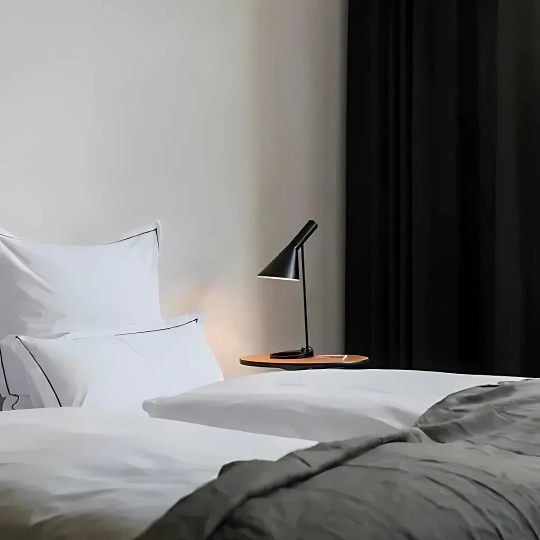 Nexa minimalistisk LED skrivebordslampe til soveværelse og kontor