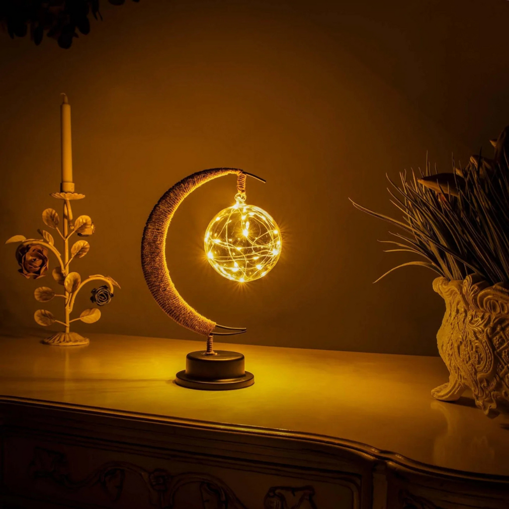 Lunara Rope Moon Tischlampe mit warmem Nachtlichtschein