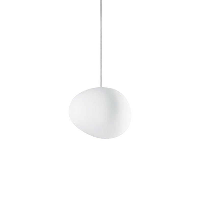 Lampa wisząca Caelia ze szkła dmuchanego ręcznie o organicznych, poetyckich kształtach