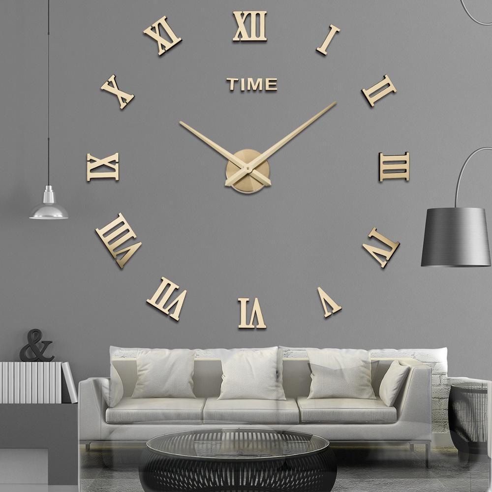Modern Wall Clock With Roman Numerals In Silver Mirror Finish