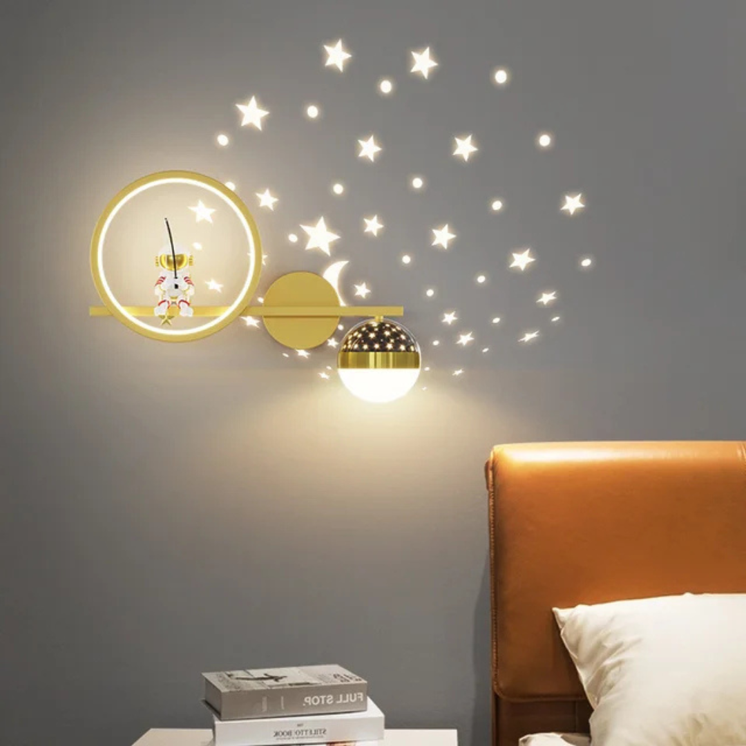 چراغ دیواری LED فضانورد LunaVoyage برای اتاق خواب کودکان