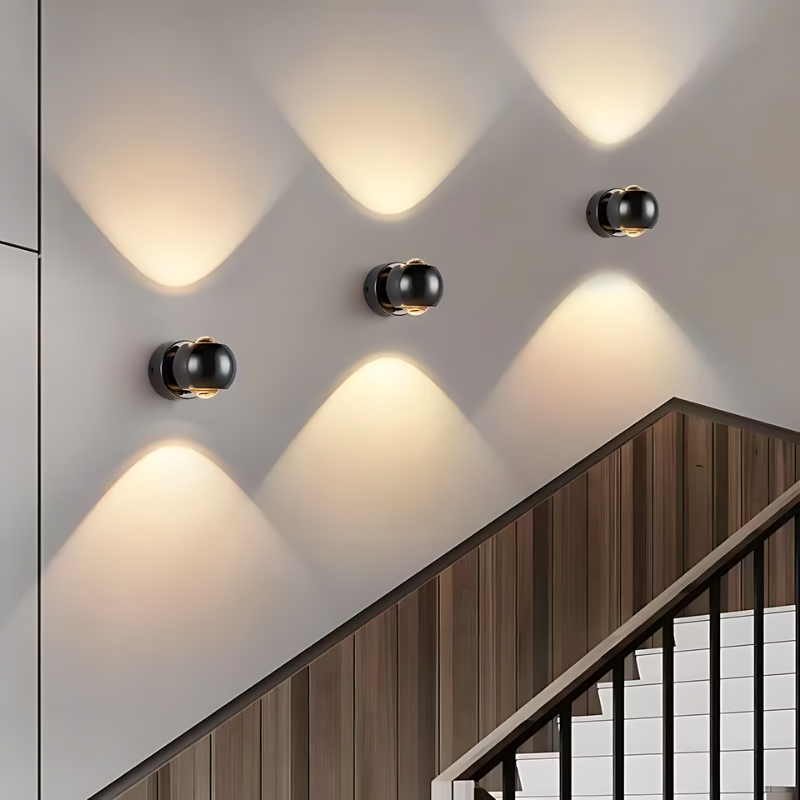 چراغ دیواری LED نوواپالس با قابلیت چرخش ۱۸۰ درجه برای اتاق‌های نشیمن