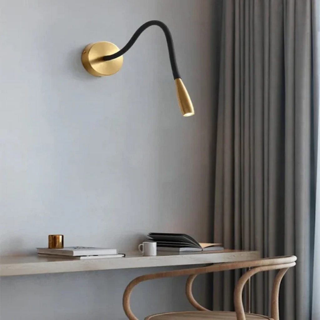 Lampa ścienna LED NovaLume aluminiowa 10 cm kwadratowa do sypialni i salonu