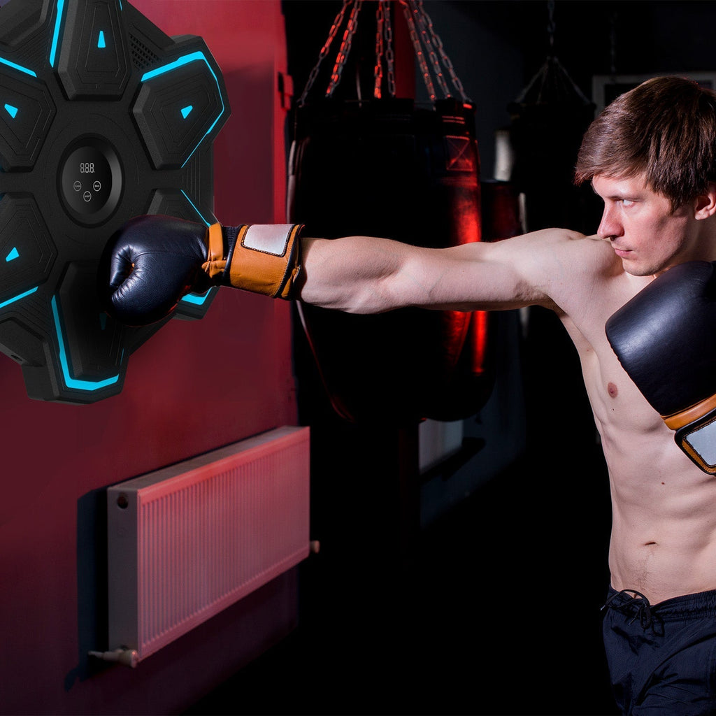 Hudební boxovací stroj s boxerskými rukavicemi pro domácí cvičení