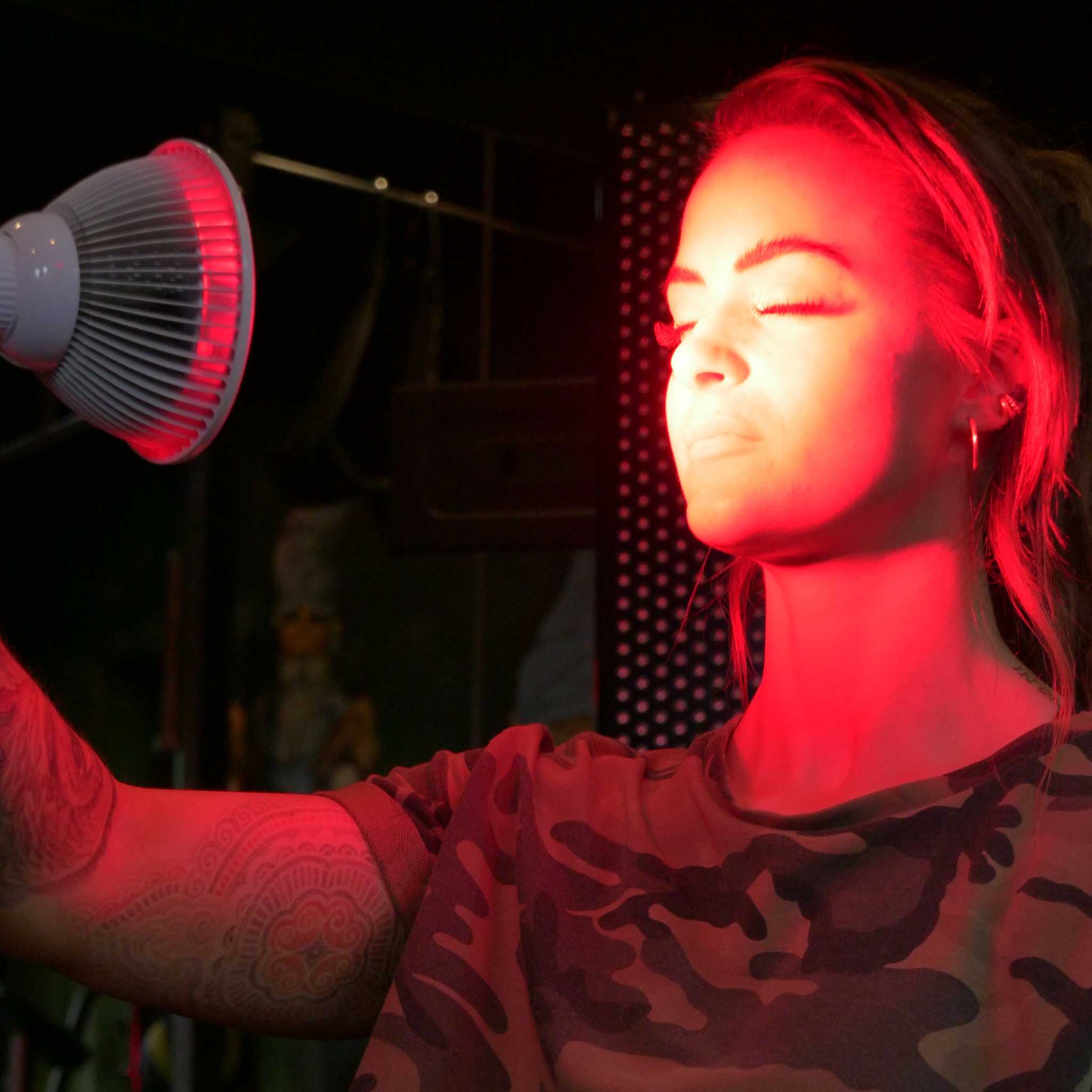 Portable Handheld Red Light Therapy Device For Home Use