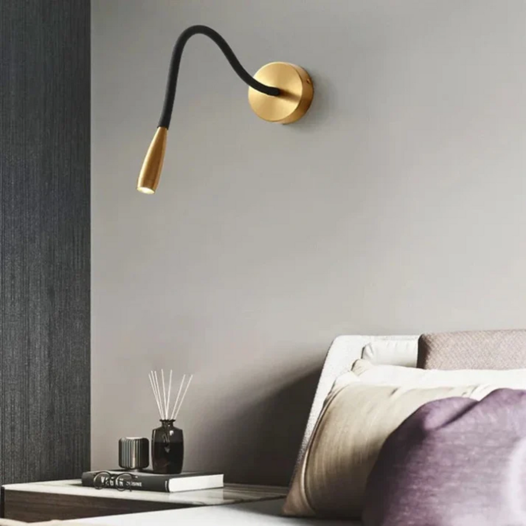 Lampa ścienna LED NovaLume aluminiowa 10 cm kwadratowa do sypialni i salonu
