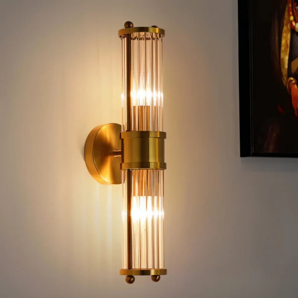 Nástěnná lampa Aurelia Gold LED s křišťálovým sklem a měděnými akcenty
