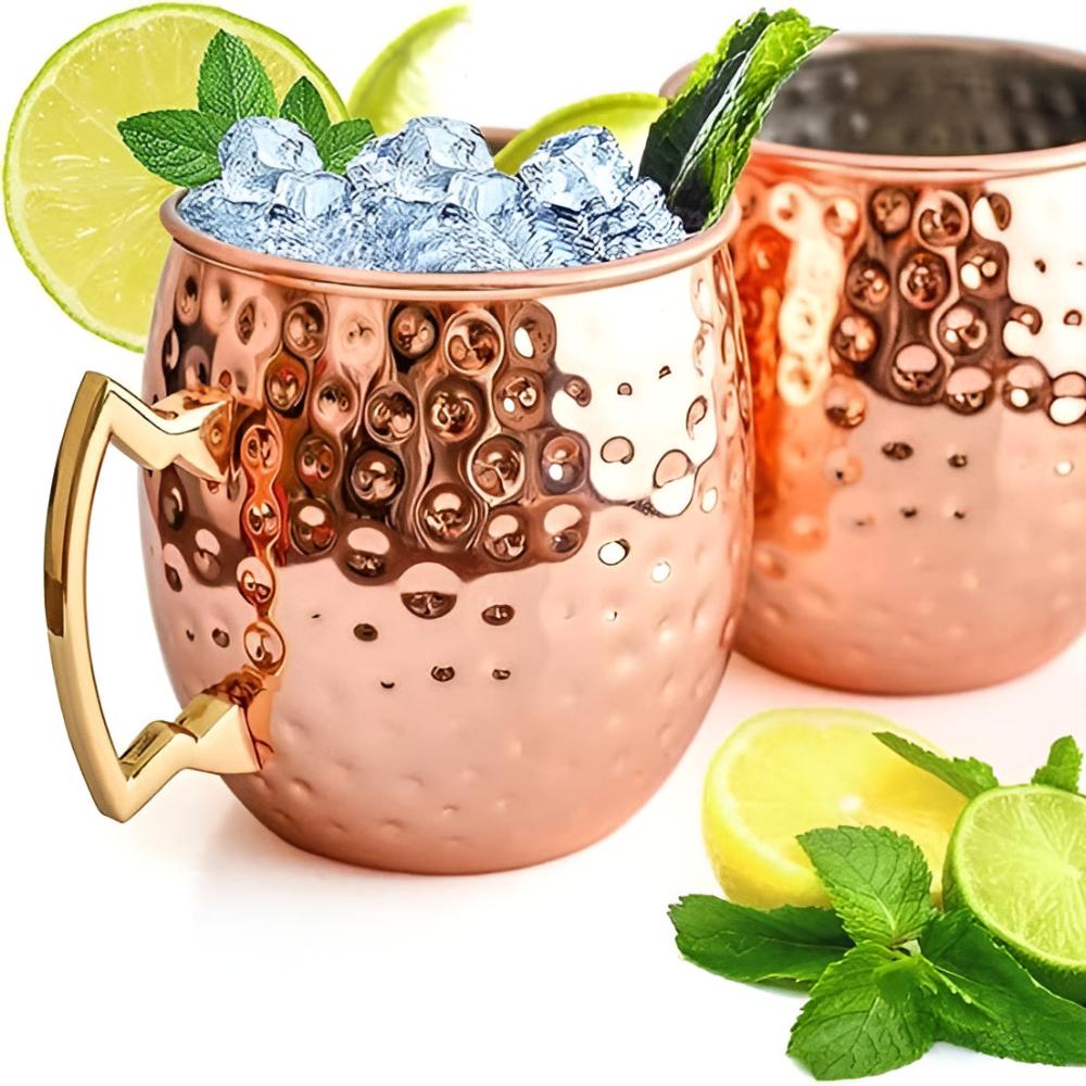 Kupferbecher mit Hammerschlag und Messinggriff für elegante Cocktails