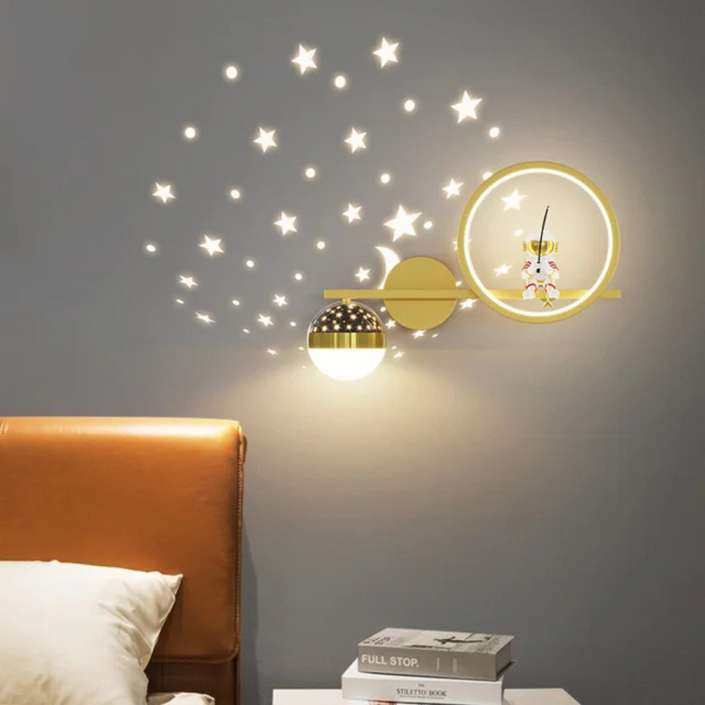 چراغ دیواری LED فضانورد LunaVoyage برای اتاق خواب کودکان