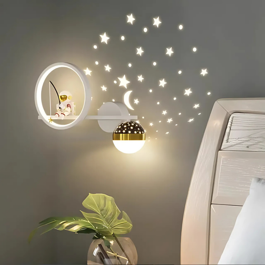 چراغ دیواری LED فضانورد LunaVoyage برای اتاق خواب کودکان