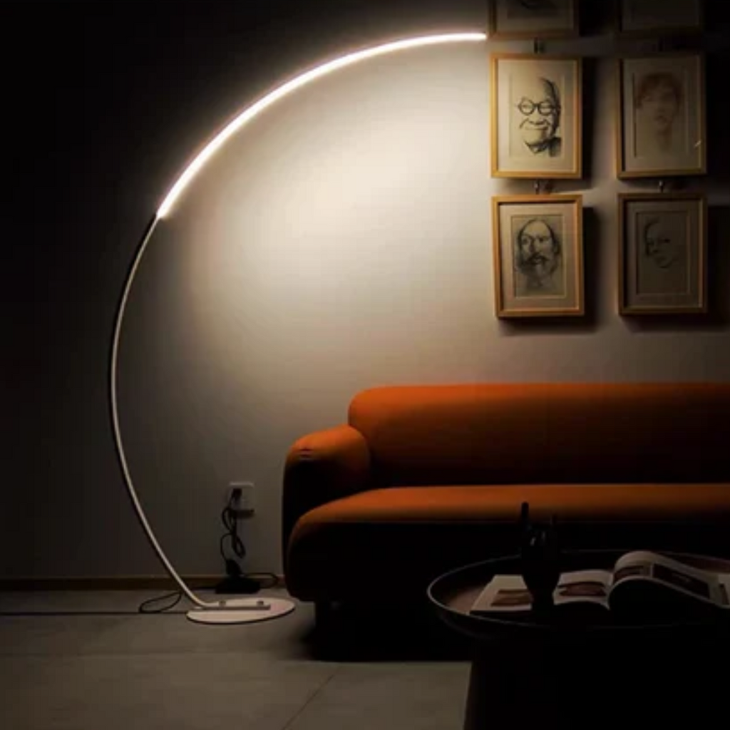 Solmere Arc LED-gulvlampe til stuer og soveværelser