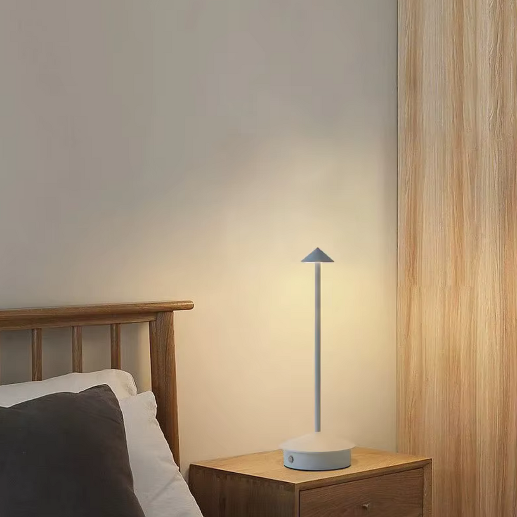 Aethera Lumina | Trådløs Vandtæt Dæmpbar LED Bordlampe med USB-C Genopladning