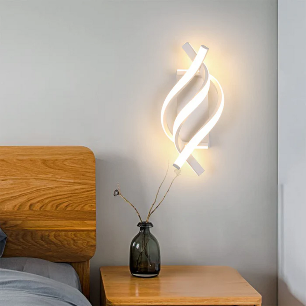LumaAero Wall Light in Modern Aluminum for Living Rooms