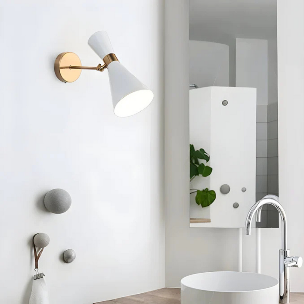 Vero Iron Lampada da Parete Minimalista Regolabile a LED con Attacco E27