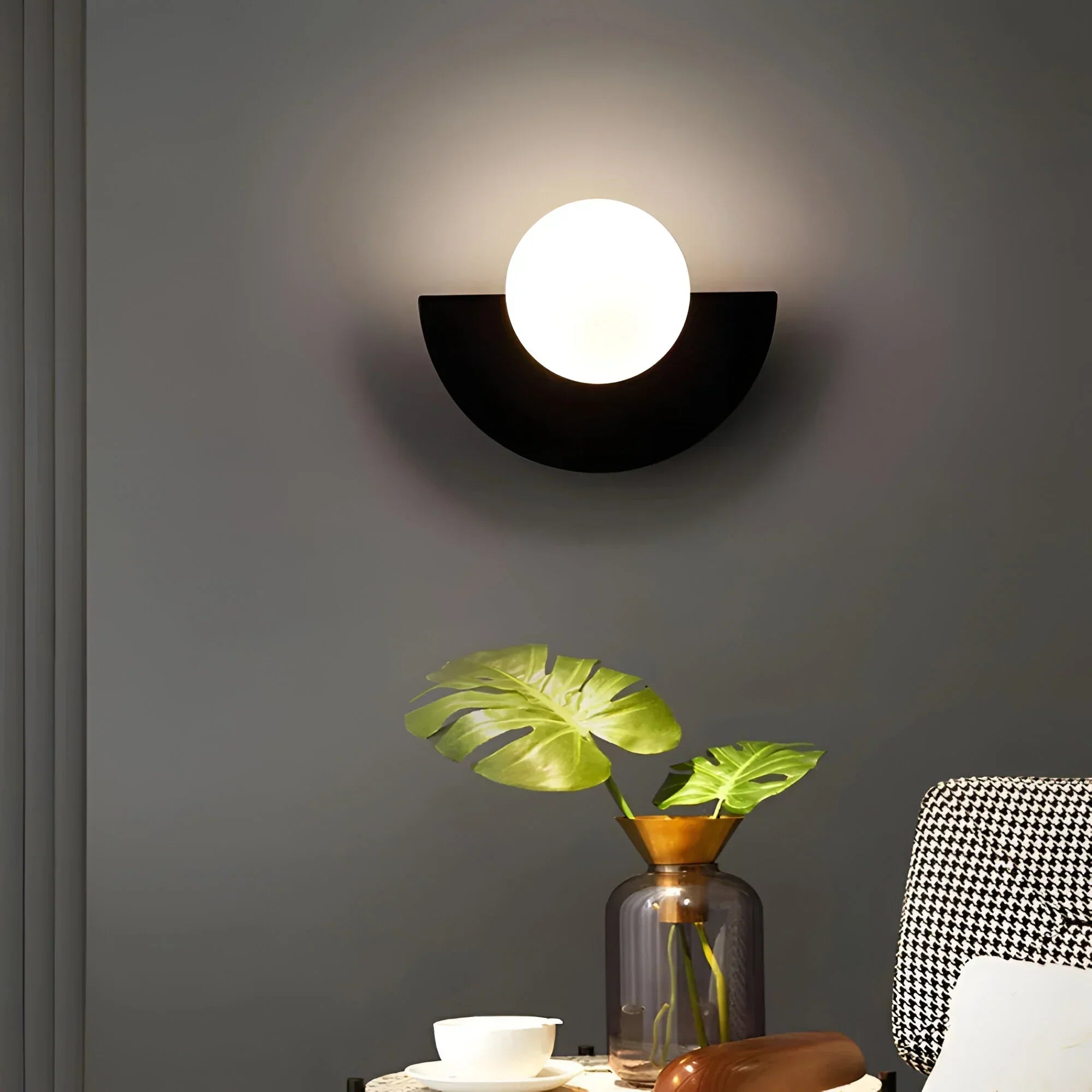 NovaGlow Nowoczesna Półokrągła Lampa Ścienna Do Nowoczesnych Wnętrz