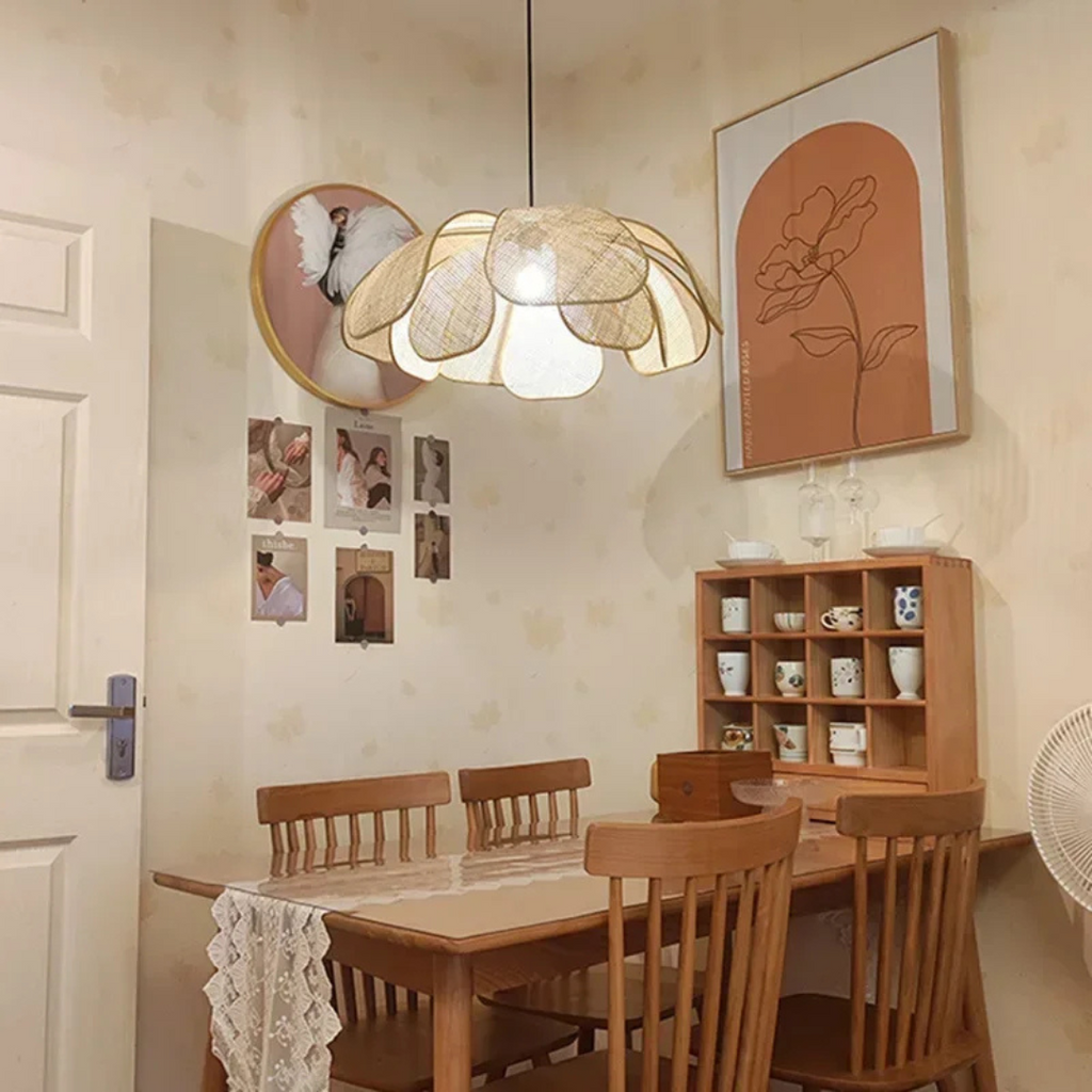 Lampada a sospensione contemporanea per sala da pranzo Lumora di Lyria Studio