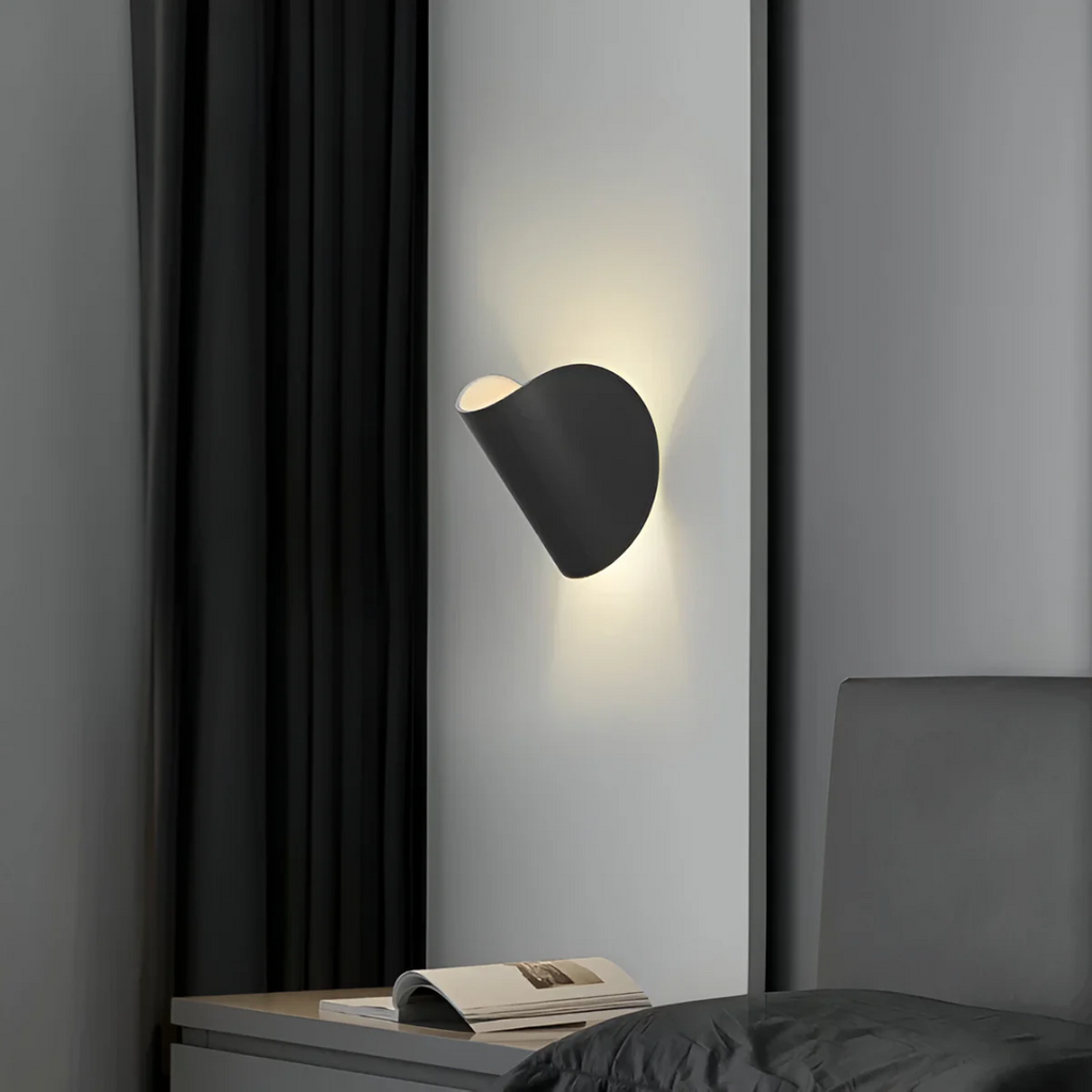 LumaArc otočné LED nástěnné světlo s nastavitelným teplým světlem