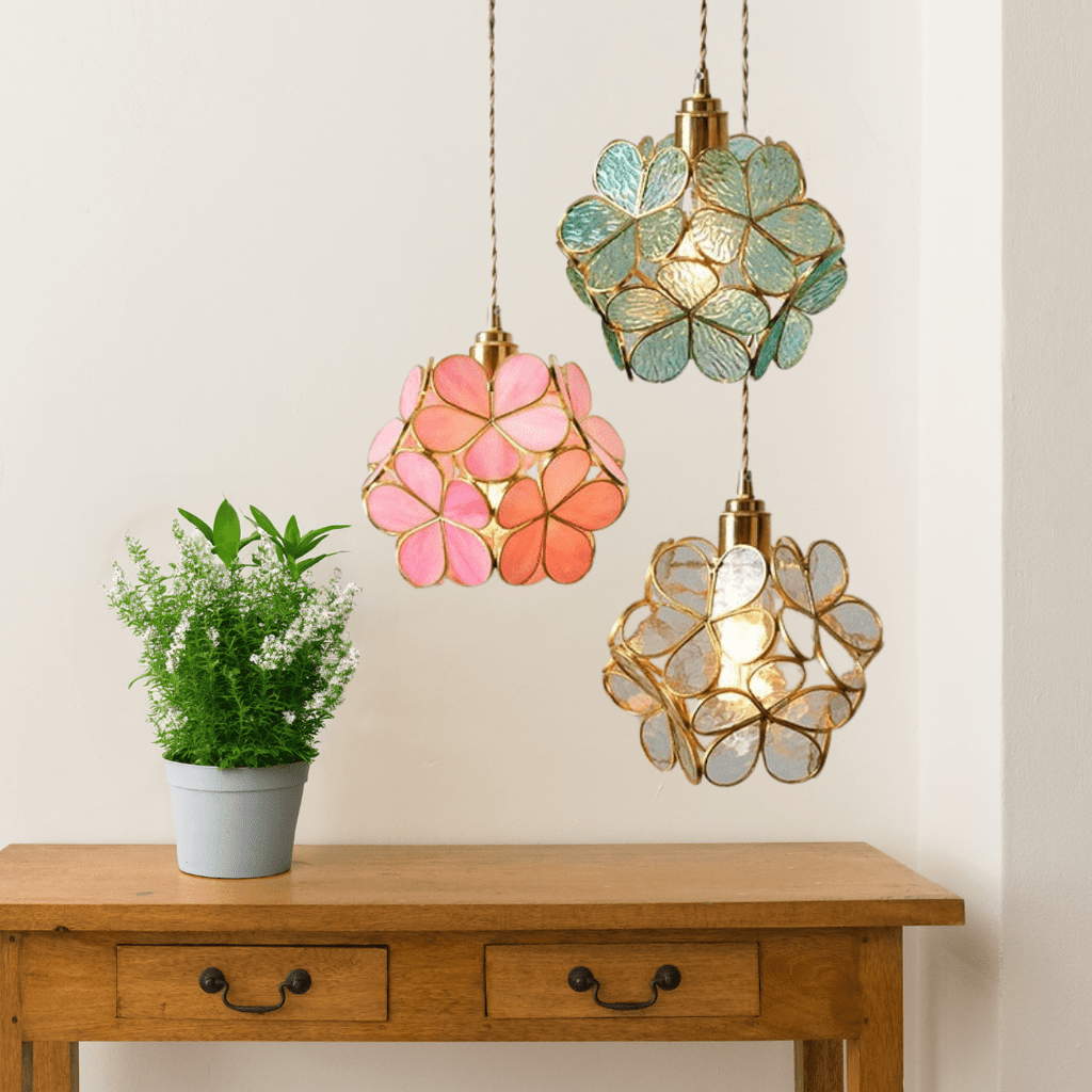 Aurelia Glas LED Pendelleuchte mit floralem Design, moderner Stil