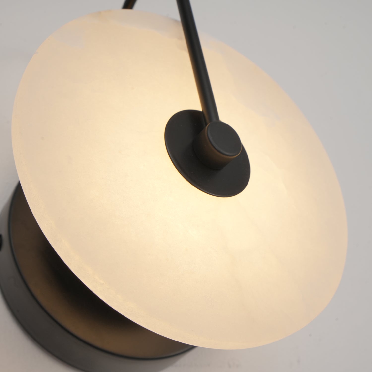 Nivora LED nástěnná lampa s teplým ambientním světlem