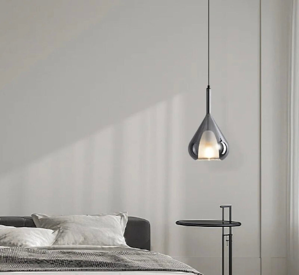 Minimalistické chromové závěsné lampy ve tvaru kapky pro moderní interiéry