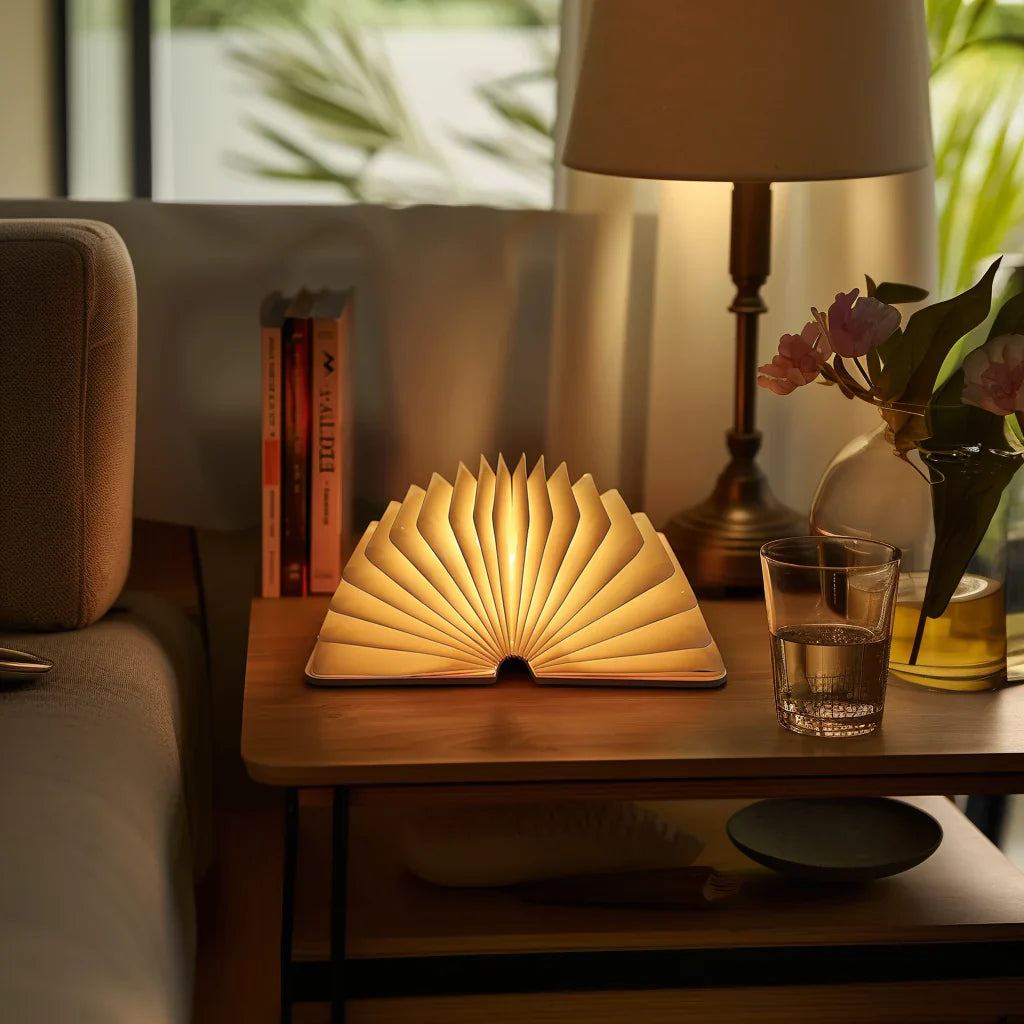 چراغ مطالعه و چراغ خواب LED به شکل کتاب LitLeaf برای اتاق خواب و میز کار