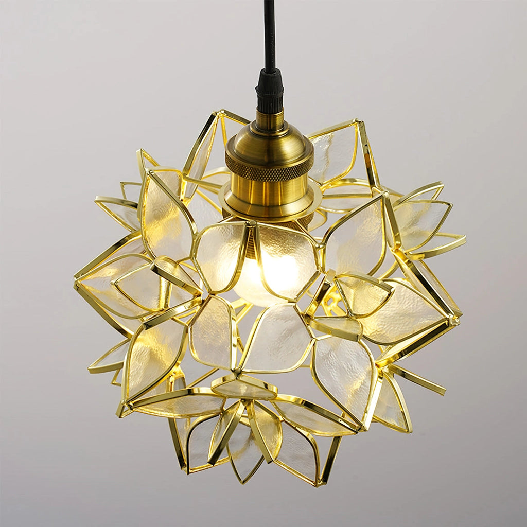 Závěsná lampa z mušle Capiz ručně vyrobená pro moderní a klasické interiéry