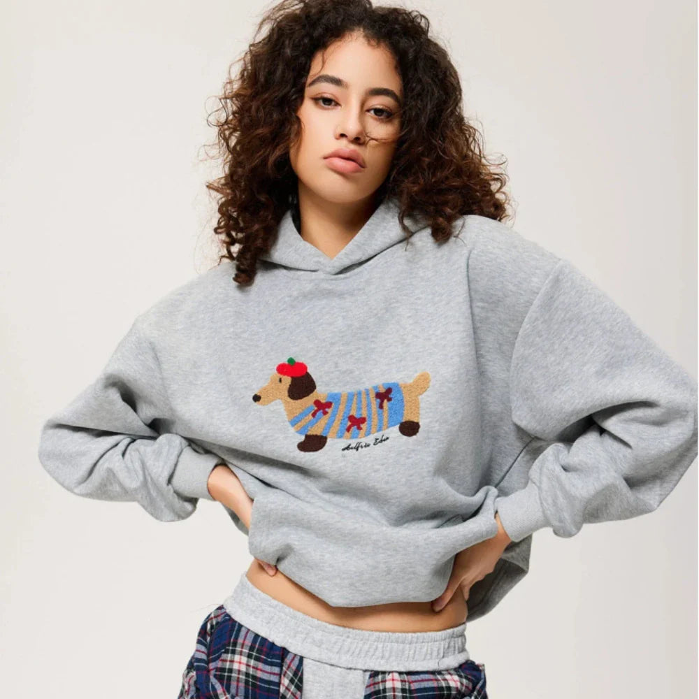 Dachshundbroderad hoodie i mysig bomullsblandning för vinterkomfort