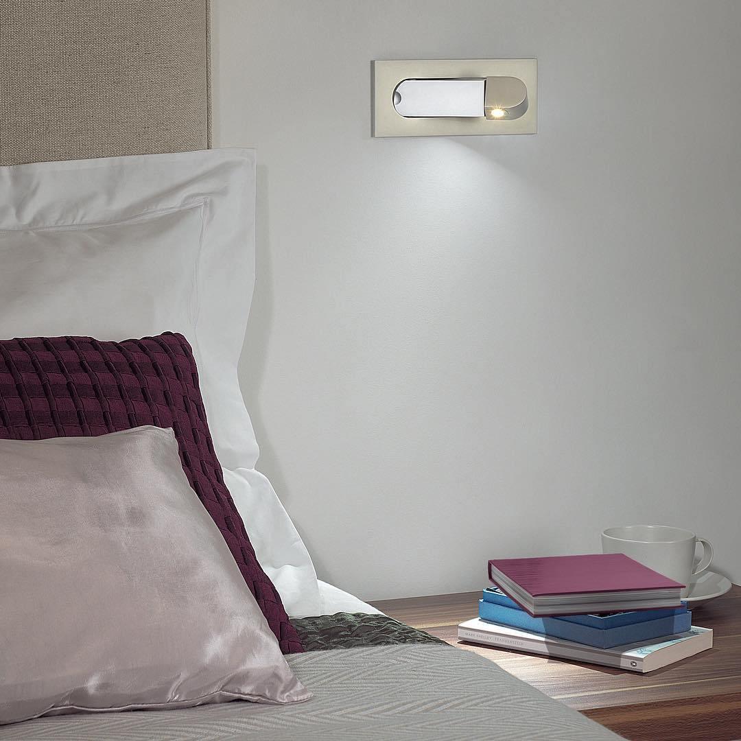 NyraLume Halo LED nástěnná lampa na čtení u postele s ambientním podsvícením
