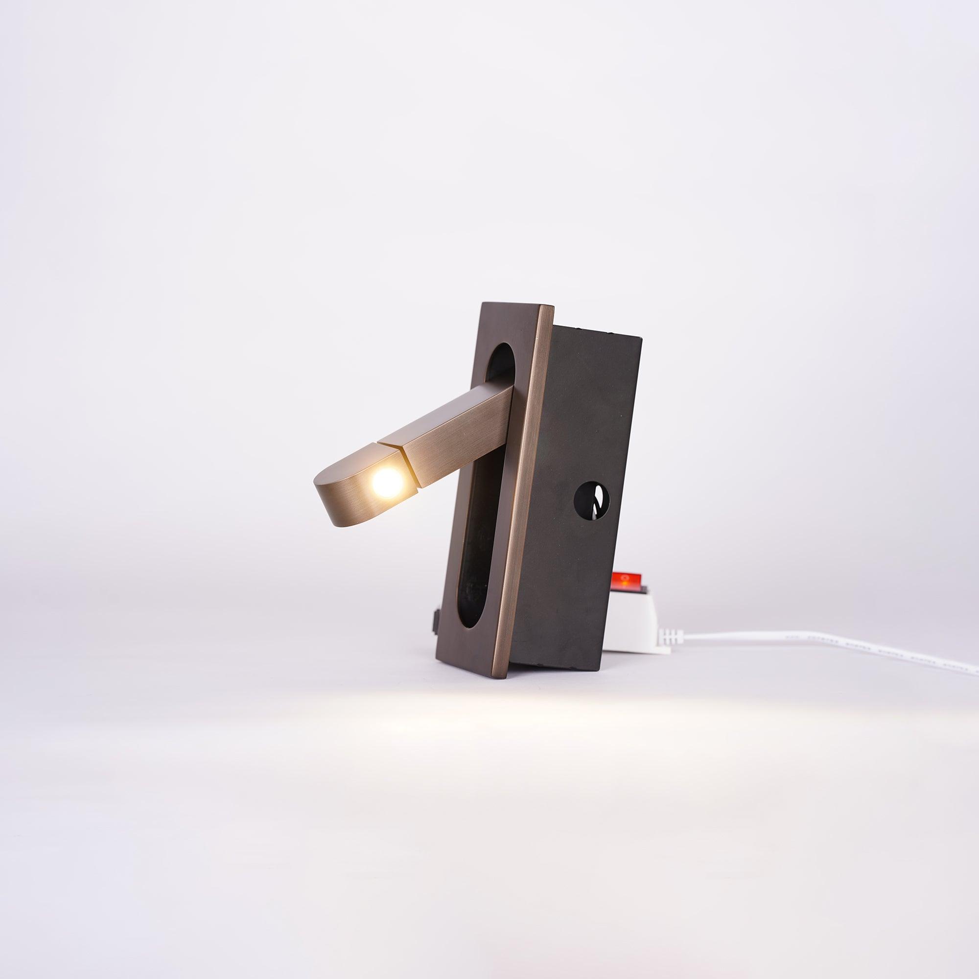 NyraLume Halo LED nástěnná lampa na čtení u postele s ambientním podsvícením