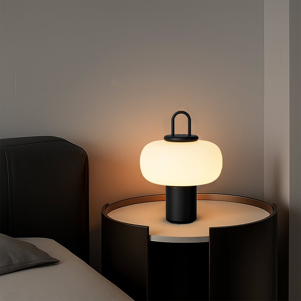 Nyra Nordic minimalistická stolní lampa na noční stolek
