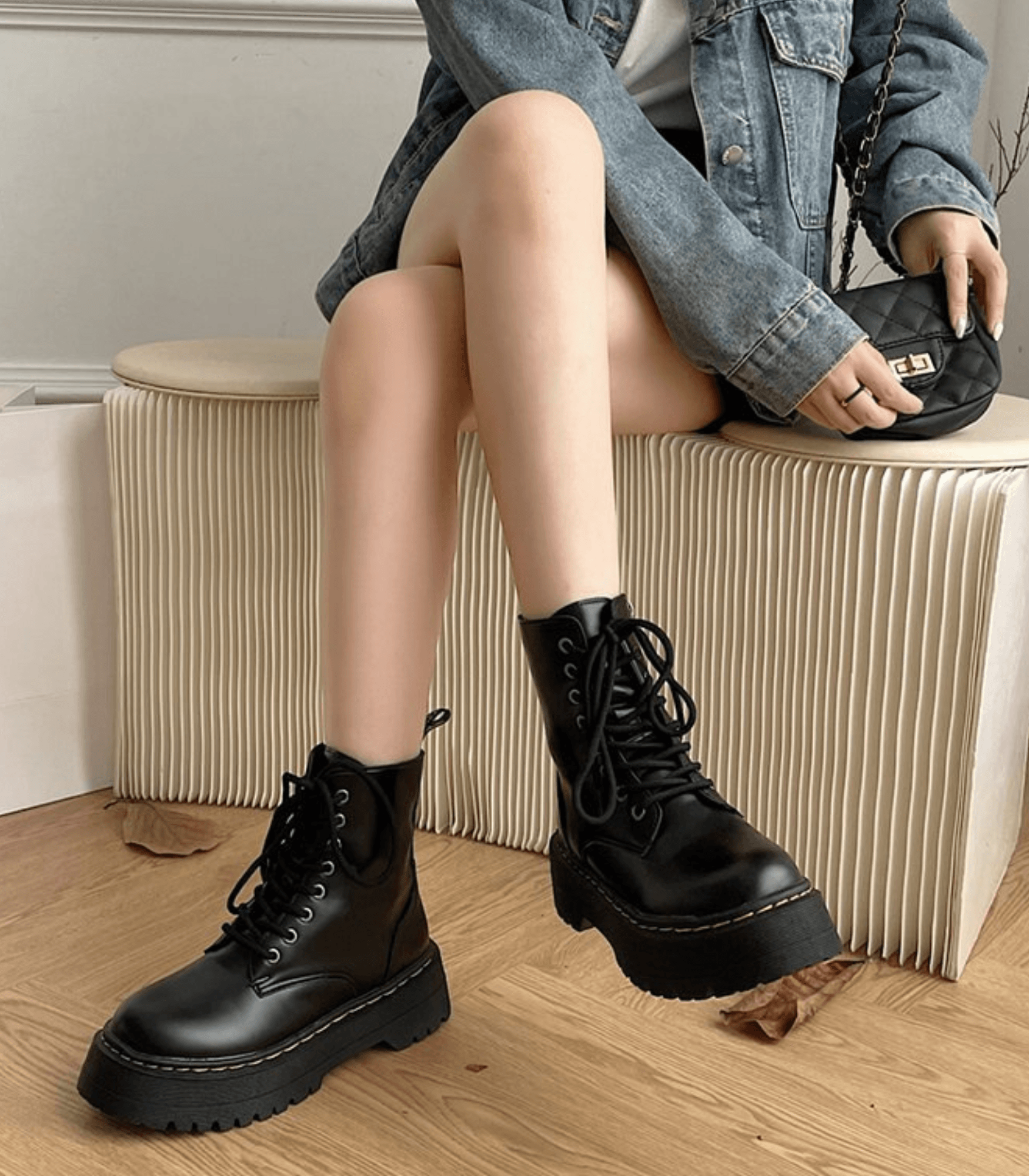 Platform Combat Boots In Black Leather With Lace Up Design