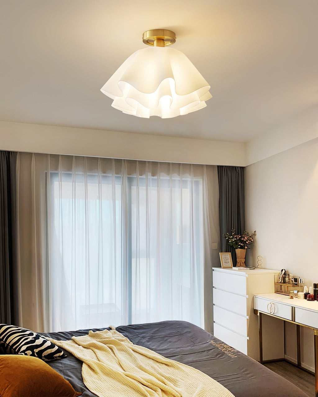 Lyren Folded Ceiling Light With Copper Base For Modern Living Rooms