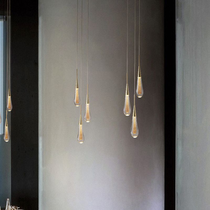 Luminara závěsné LED světlo ve tvaru kapky s krystalovými akcenty
