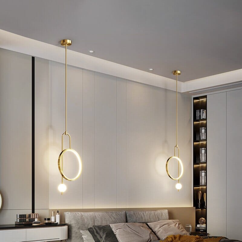آویز چراغ حلقه‌ای طلایی مدرن و باریک برای فضای گرم و دلنشین
