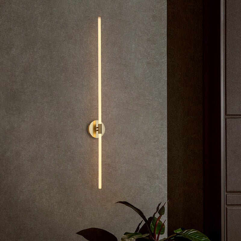 Nordická minimalistická nástěnná lampa s mečovitým designem pro chodby a obývací pokoje
