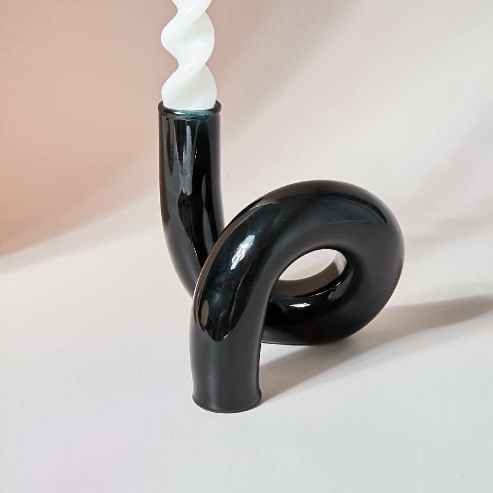 گلدان شیشه‌ای لایرا با جای شمع یکپارچه برای ایجاد فضای ملایم