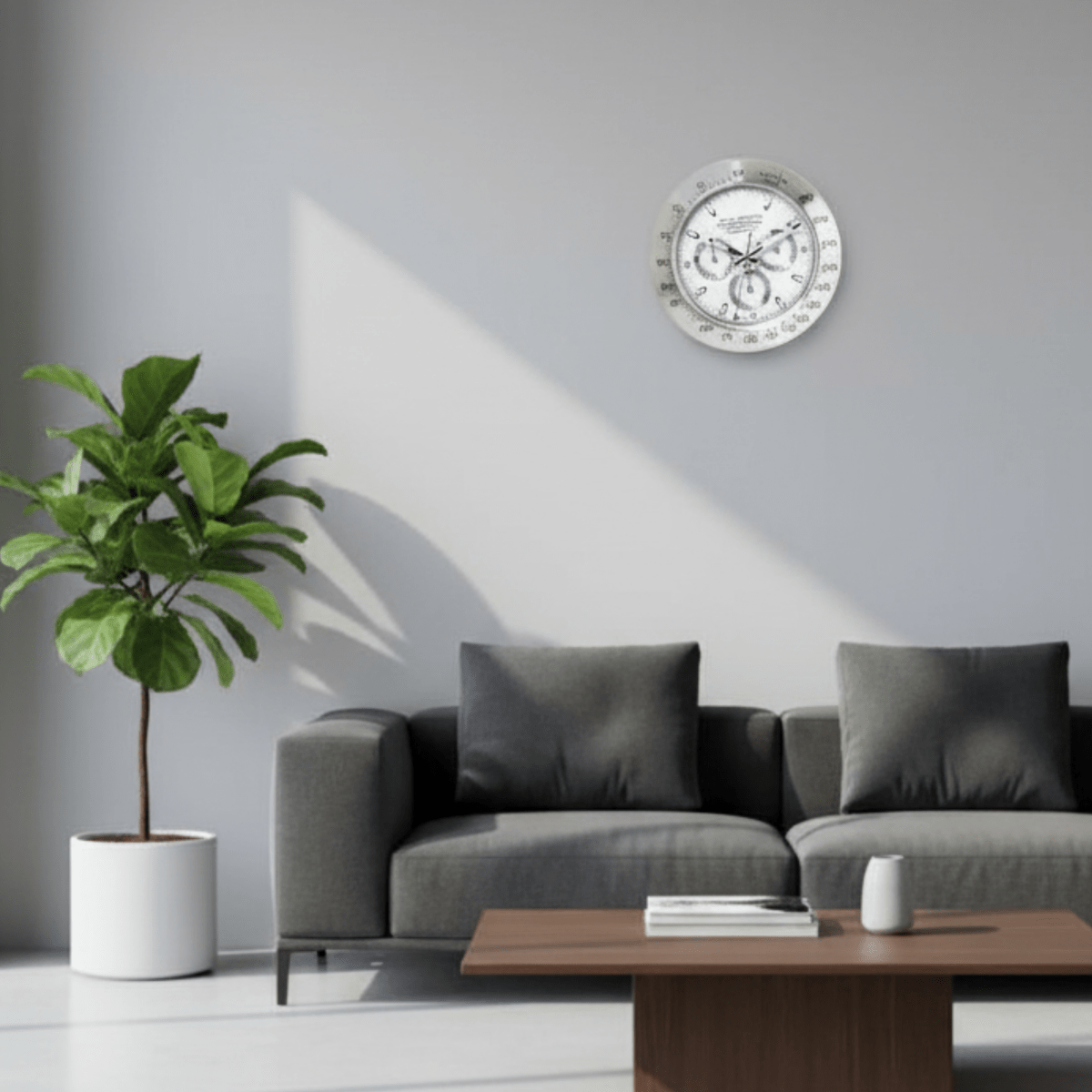 AuroraTime stille Wohnzimmer-Wanduhr mit leuchtenden Zeigern