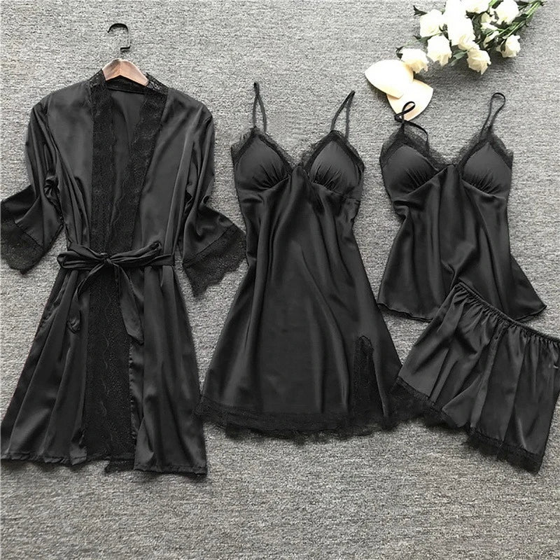 Lumina Silk Nattøjssæt med Blondekant Kimono, Camisole og Shorts