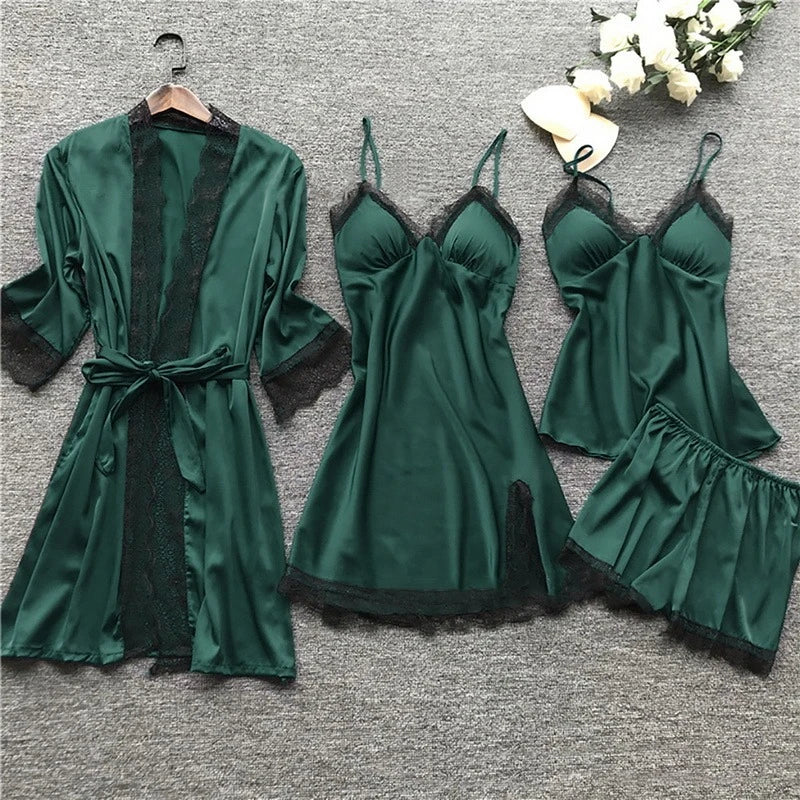 Lumina Silk Nattøjssæt med Blondekant Kimono, Camisole og Shorts