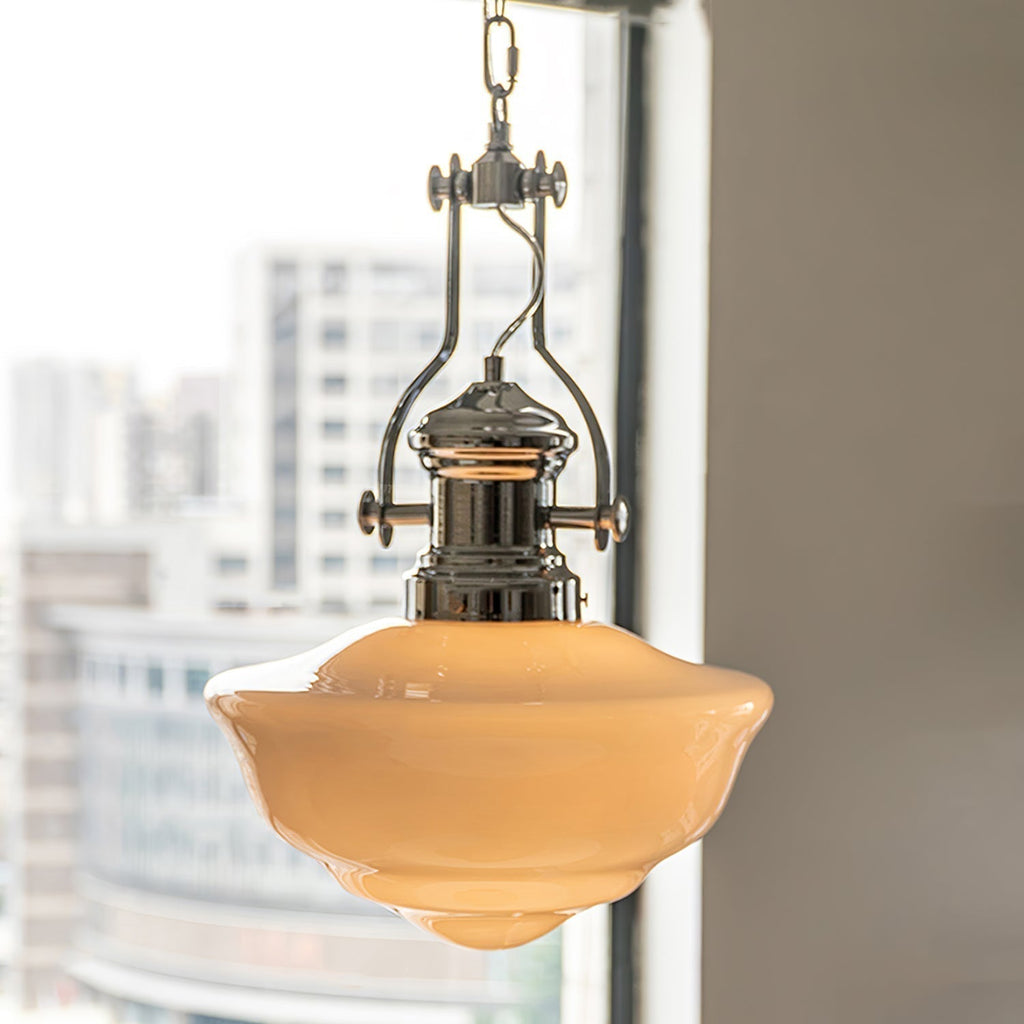 NovaLume glazen en metalen hanglamp in moderne schoolhuisstijl
