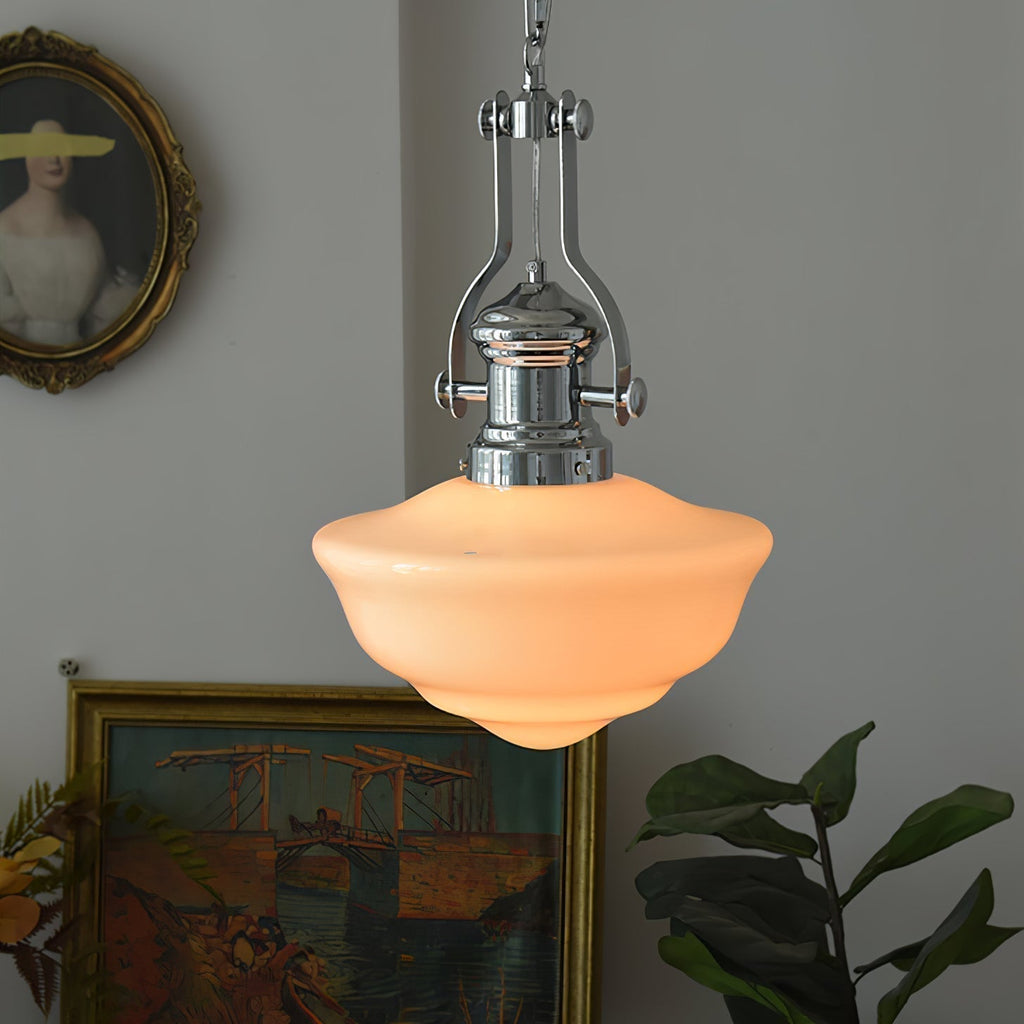 NovaLume glazen en metalen hanglamp in moderne schoolhuisstijl