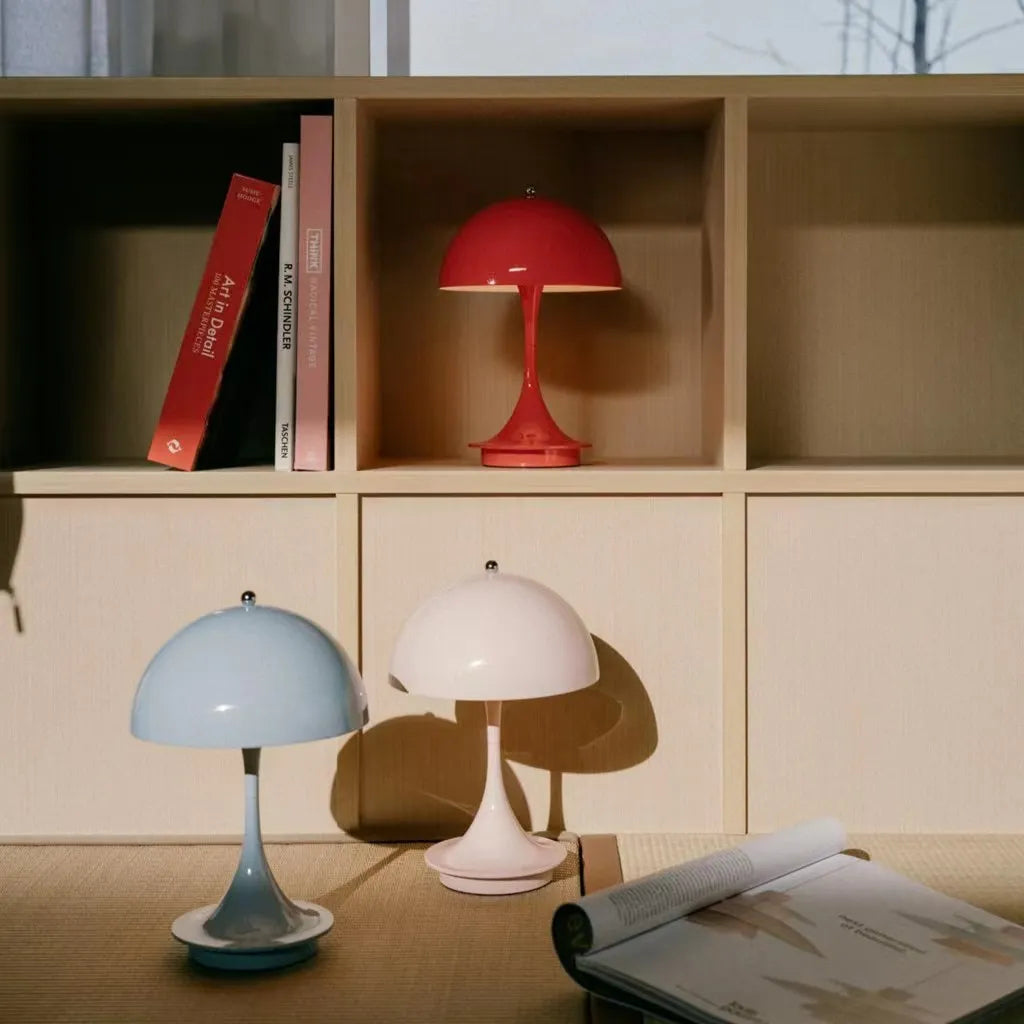 Lampka stołowa NyraLume z eleganckim światłem, z możliwością ładowania