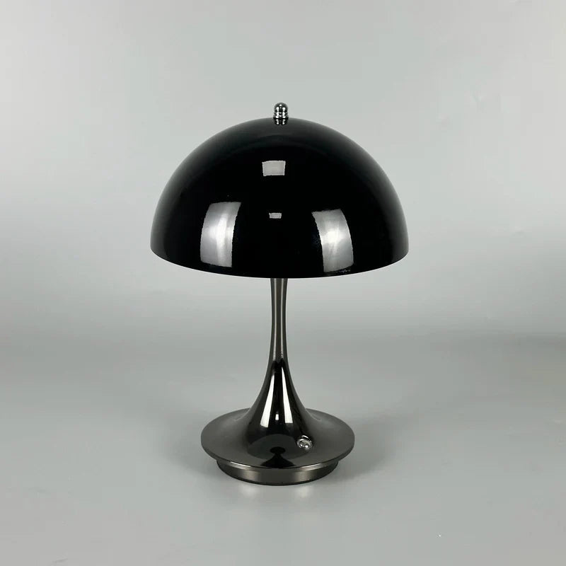 Lampka stołowa NyraLume z eleganckim światłem, z możliwością ładowania
