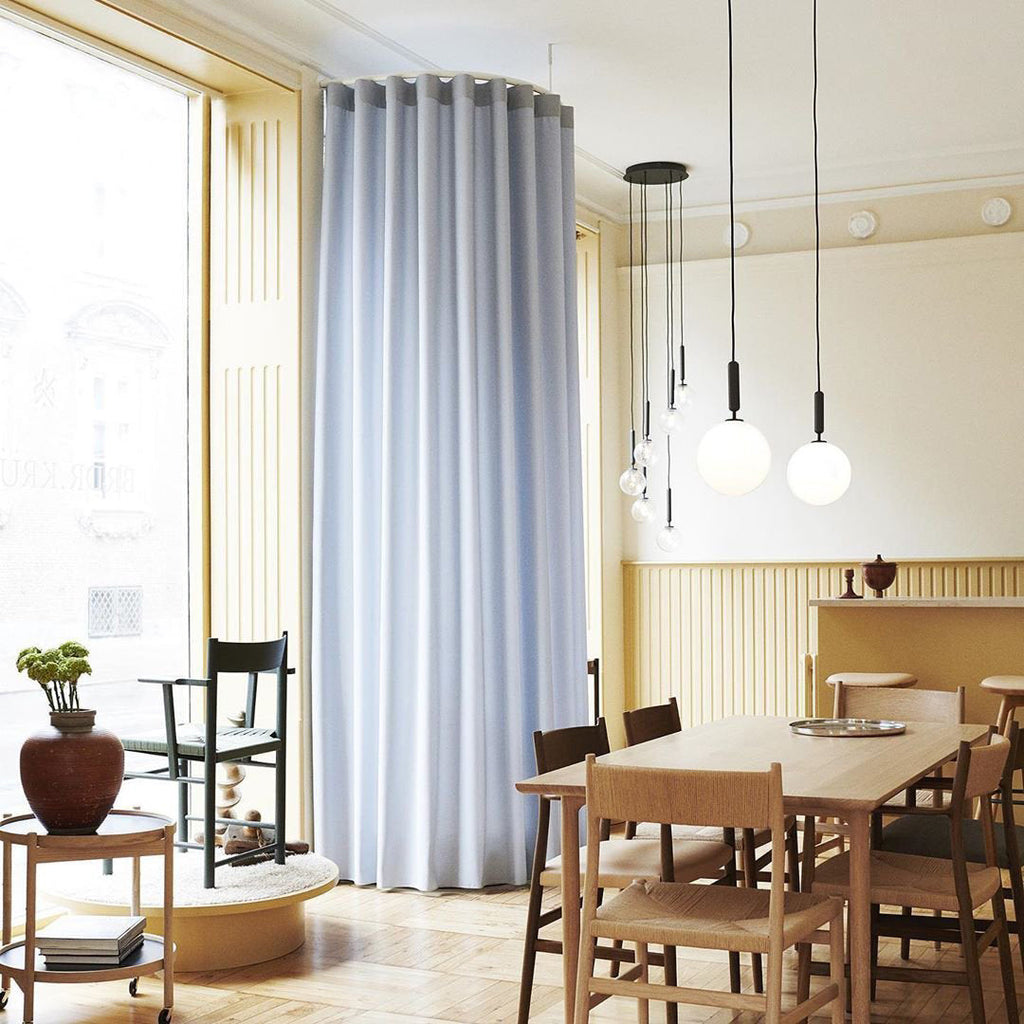 Minimalistyczna lampa wisząca Arcora Clear Glass do stołów jadalnych