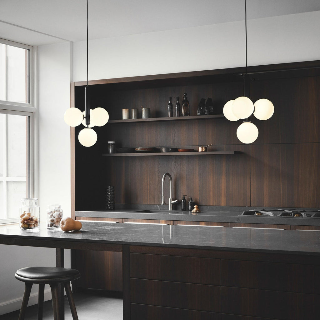 Minimalistyczna lampa wisząca Arcora Clear Glass do stołów jadalnych