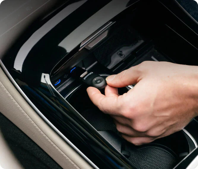 مبدل کوچک بی‌سیم CarPlay و Android Auto برای استفاده در خودرو