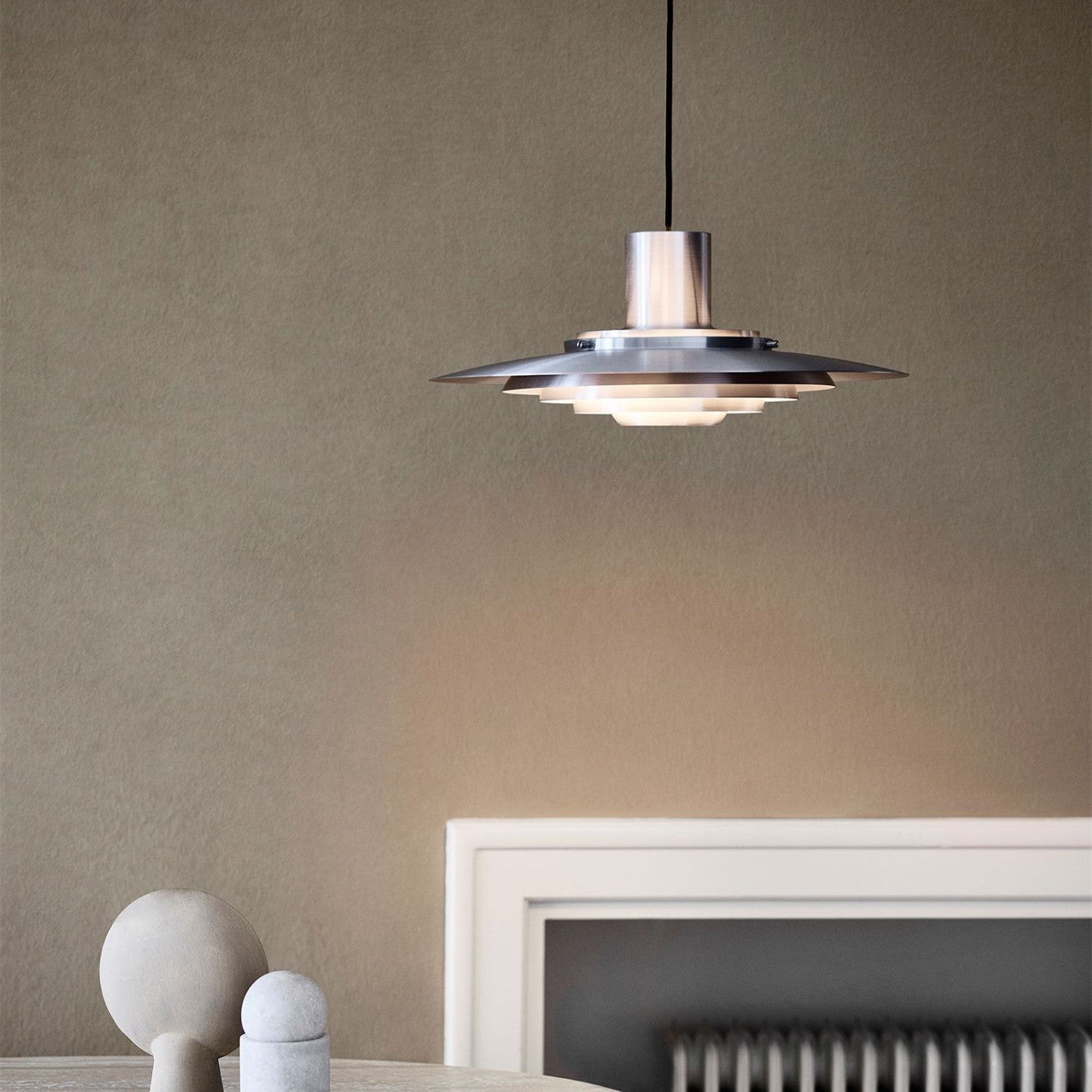 Aurelo Nordic LED-Hängeleuchte aus Eisen und Aluminium